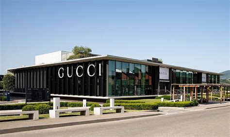 leccio outlet in tuscany.